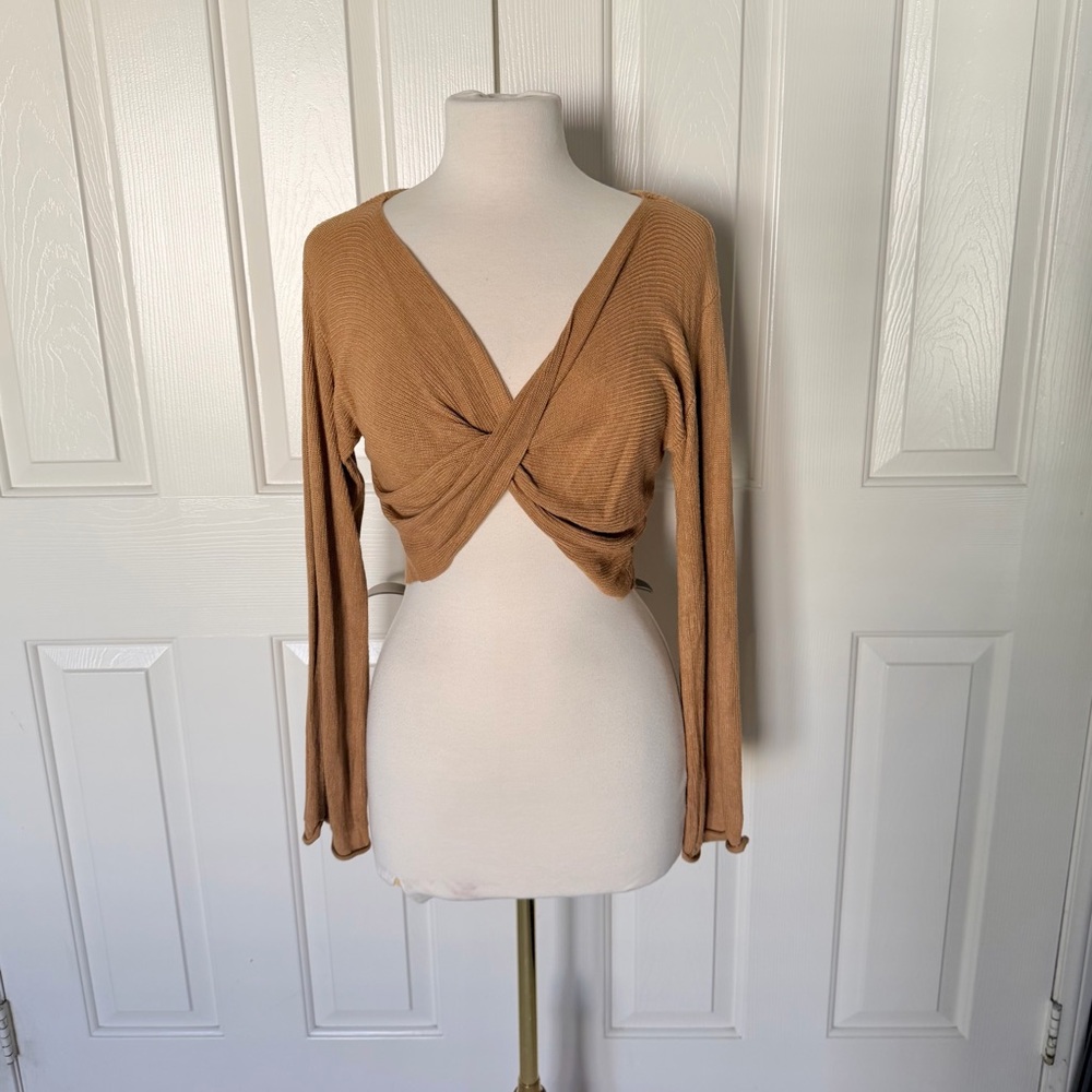 Twist-Front Long Sleeve Crop Top - Camel